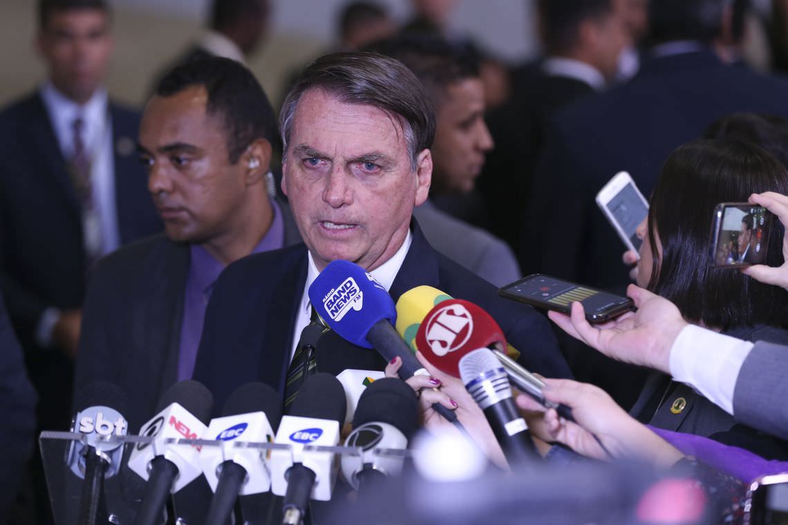 ‘Eu não peço, certas coisas eu mando’, diz Bolsonaro sobre Galvão