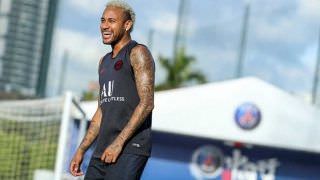 Neymar é cortado de estreia do PSG no Francês para definir futuro