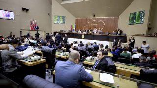 Deputados aprovam PL que garante empréstimo de 585 milhões para pagamento de dívidas