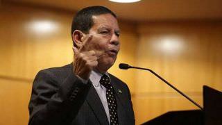 Pandemia: Mourão defende isolamento, mas critica “histeria”