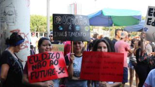 Professores e alunos da Ufam se unem ao ‘Dia de Greve da Educação’