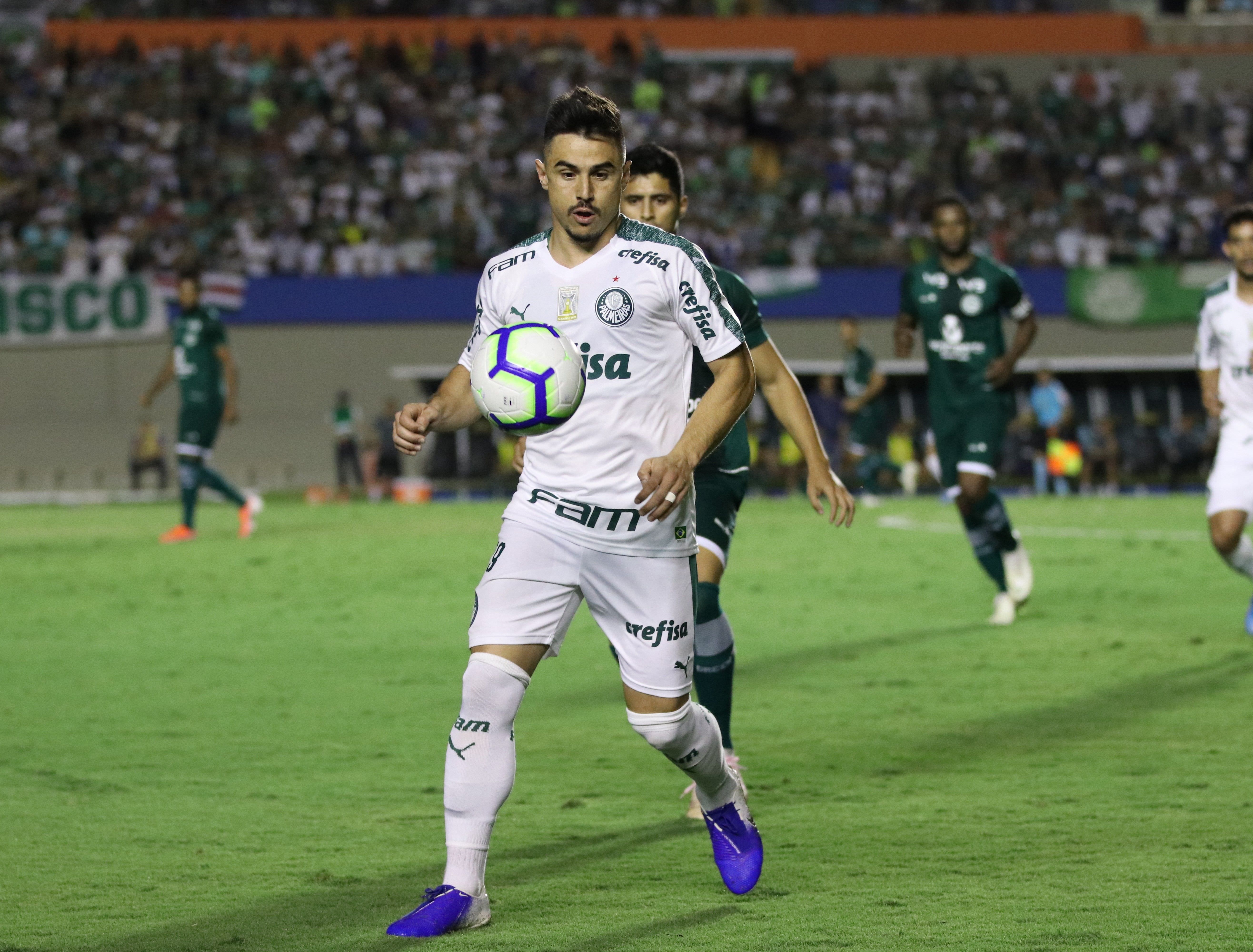 Na estreia de Mano, Palmeiras consegue virada contra o Goiás
