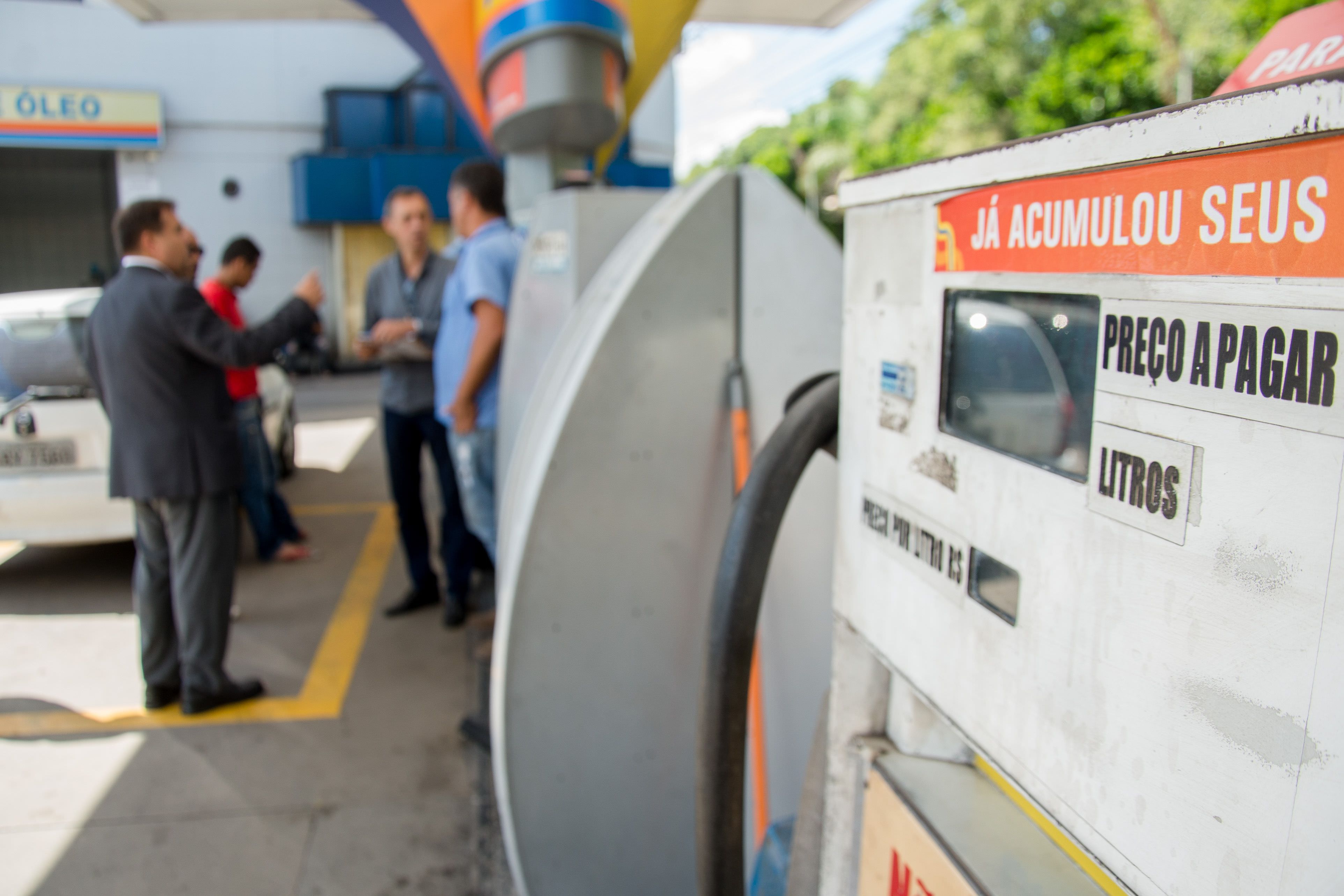 Postos com preços abusivos por crise do petróleo podem ser penalizados