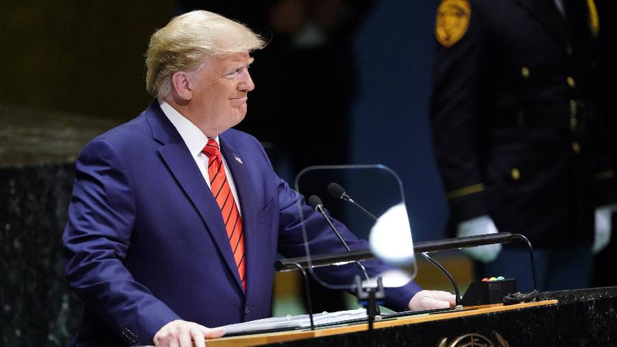 Congresso deveria iniciar processo de impeachment de Trump