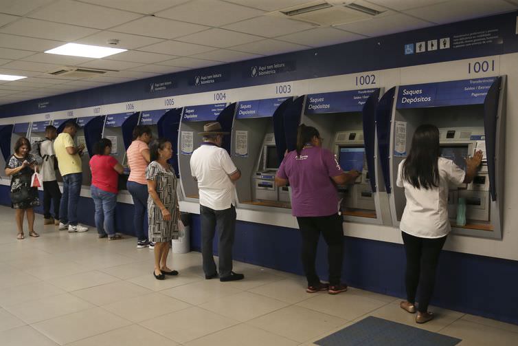 Previsão de pagamento do auxílio de R$ 600 é cinco dias após cadastro
