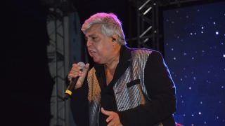 Sidney Magal comanda show no segundo dia do Passo a Paço