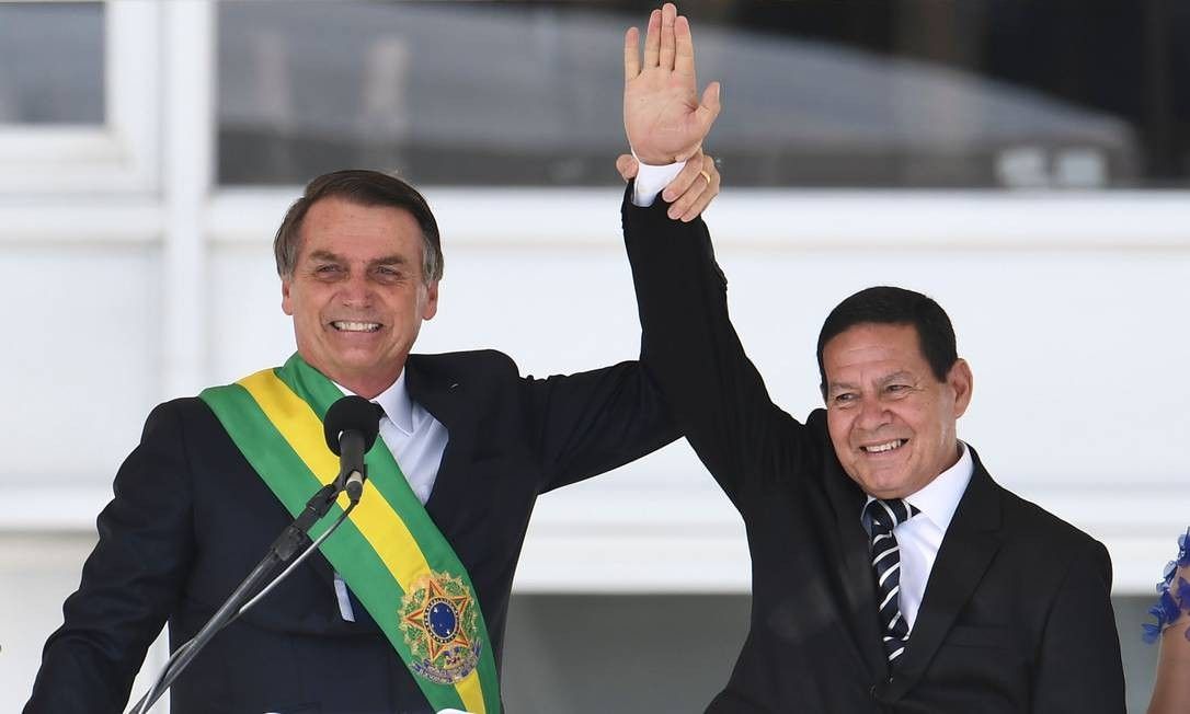 Mourão ficará na Presidência da República por mais quatro dias