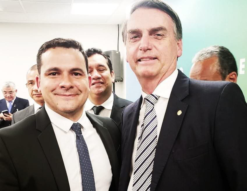 Polícia identifica homem que aplicava golpes se passando por deputado
