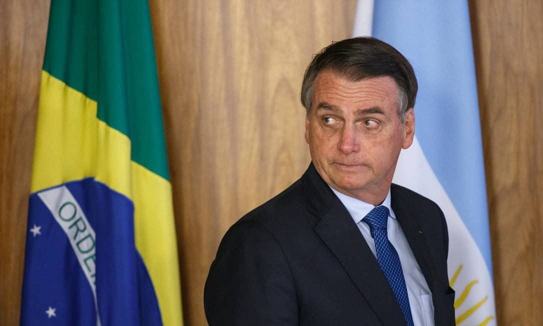 Jair Bolsonaro retira sonda nasogástrica, diz boletim médico