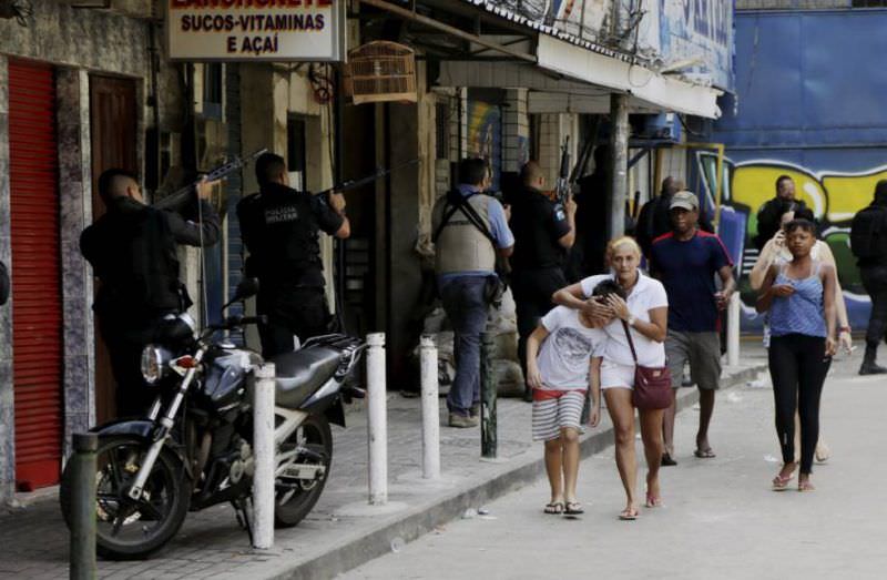 Estudante de 11 anos é atingida por bala perdida no Rio de Janeiro