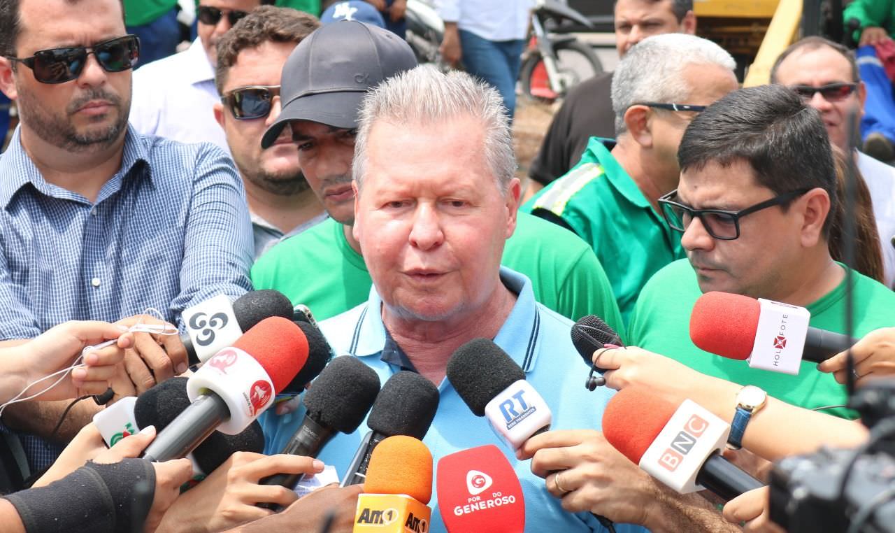 Arthur diz que vai lançar programa de R$ 100 milhões para 'tapa-buraco'