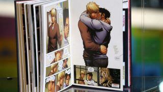 STF derruba decisão que autorizava censura a HQ com beijo gay