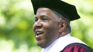 Bilionário negro doa US$ 34 milhões para quitar dívidas estudantis