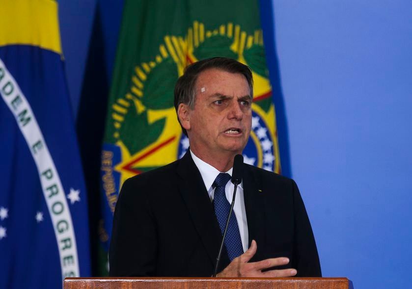 Ainda com sonda, Bolsonaro deve reassumir Presidência nesta sexta-feita