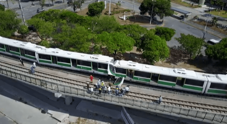 Colisão entre dois VLTs deixa 37 feridos em Fortaleza