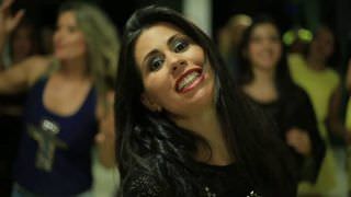 Aos 41 anos, morre cantora gospel Fernanda Fé após lipoaspiração