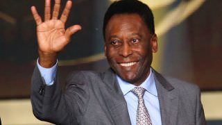 Santos quer coroa no escudo para homenagear Pelé