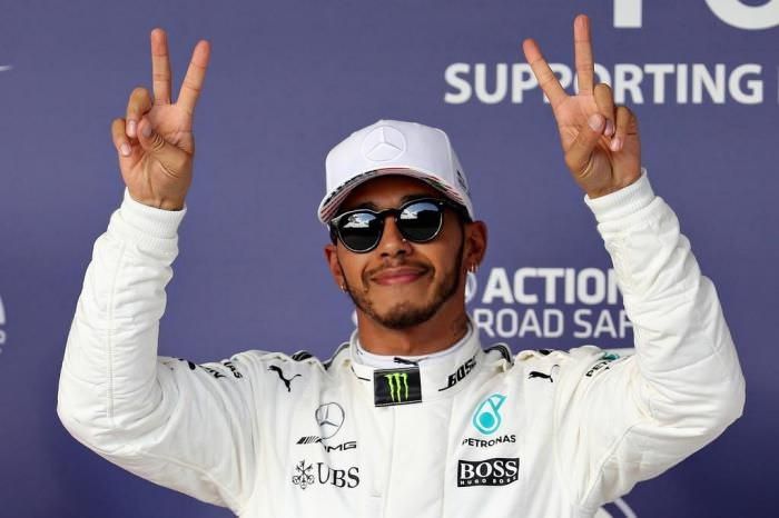 Hamilton fala em futuro aberto, mas acredita ser difícil deixar a Mercedes