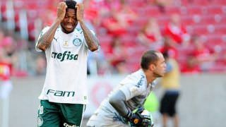 Palmeiras empata com Inter e perde chance de encostar no Flamengo
