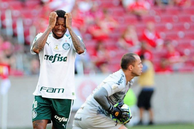 Palmeiras empata com Inter e perde chance de encostar no Flamengo