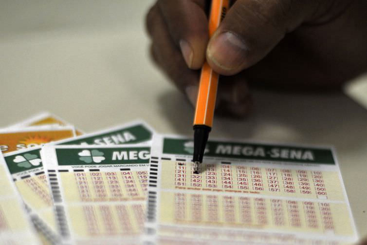 Mega-Sena sorteia hoje prêmio estimado de R$ 2,3 milhões