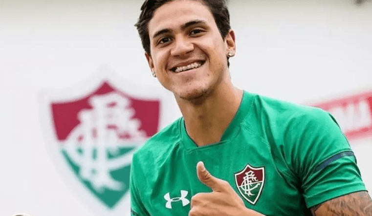 Fiorentina oficializa a contratação do atacante Pedro junto ao Fluminense