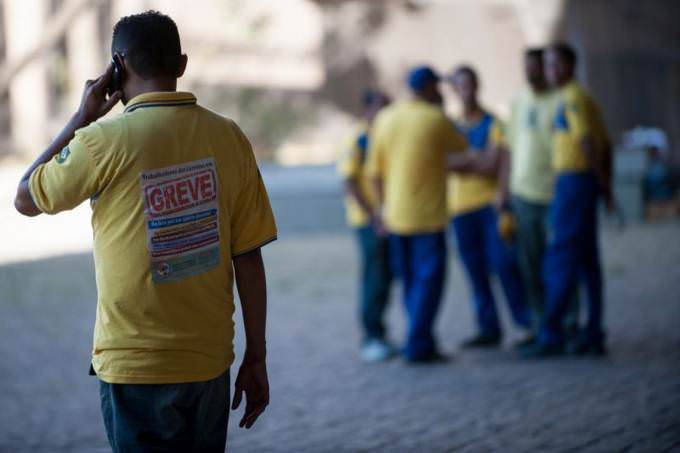 Trabalhadores dos Correios deflagram greve em todo o país