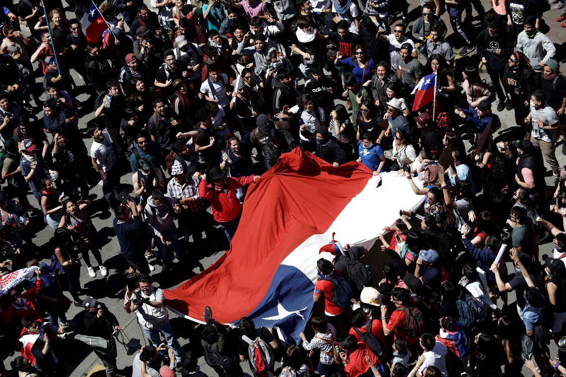 Anúncio de medidas não contém protestos no Chile