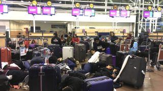 Com voos cancelados, brasileiros relatam caos no Aeroporto de Santiago