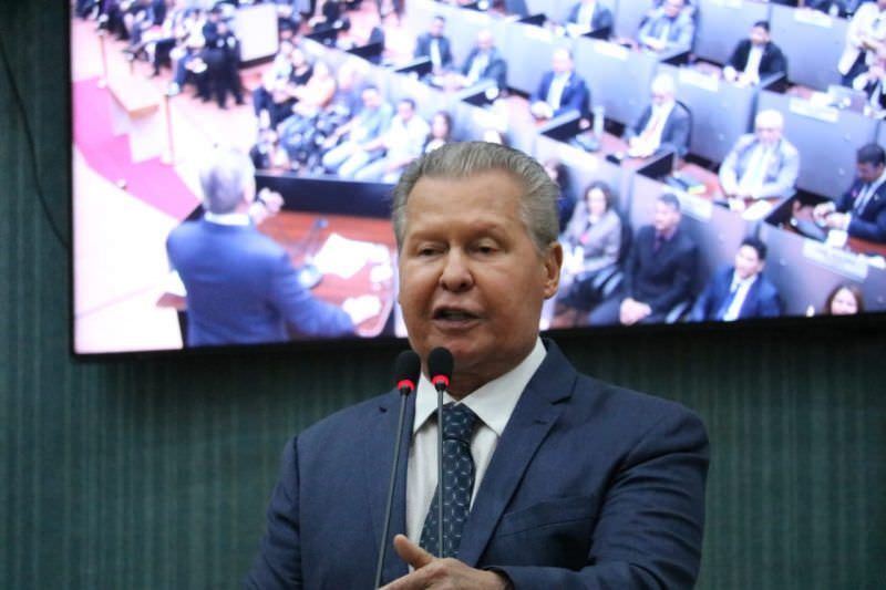 Arthur Neto fala de conquistas durante homenagem a Manaus