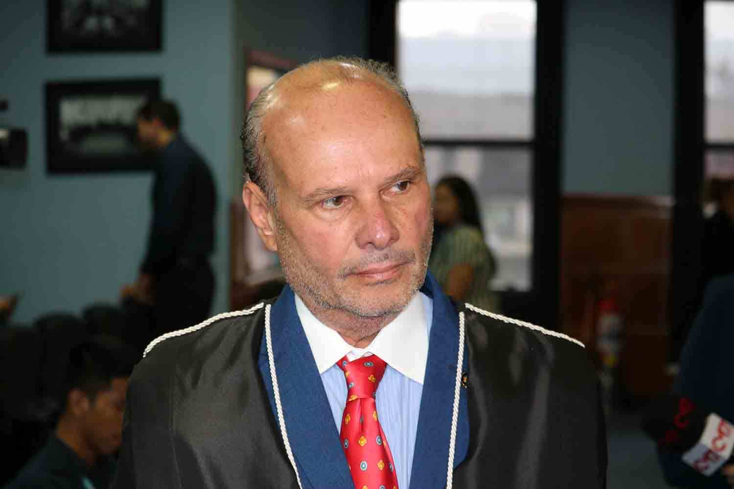 Novo presidente do TCE promete até drone em obras