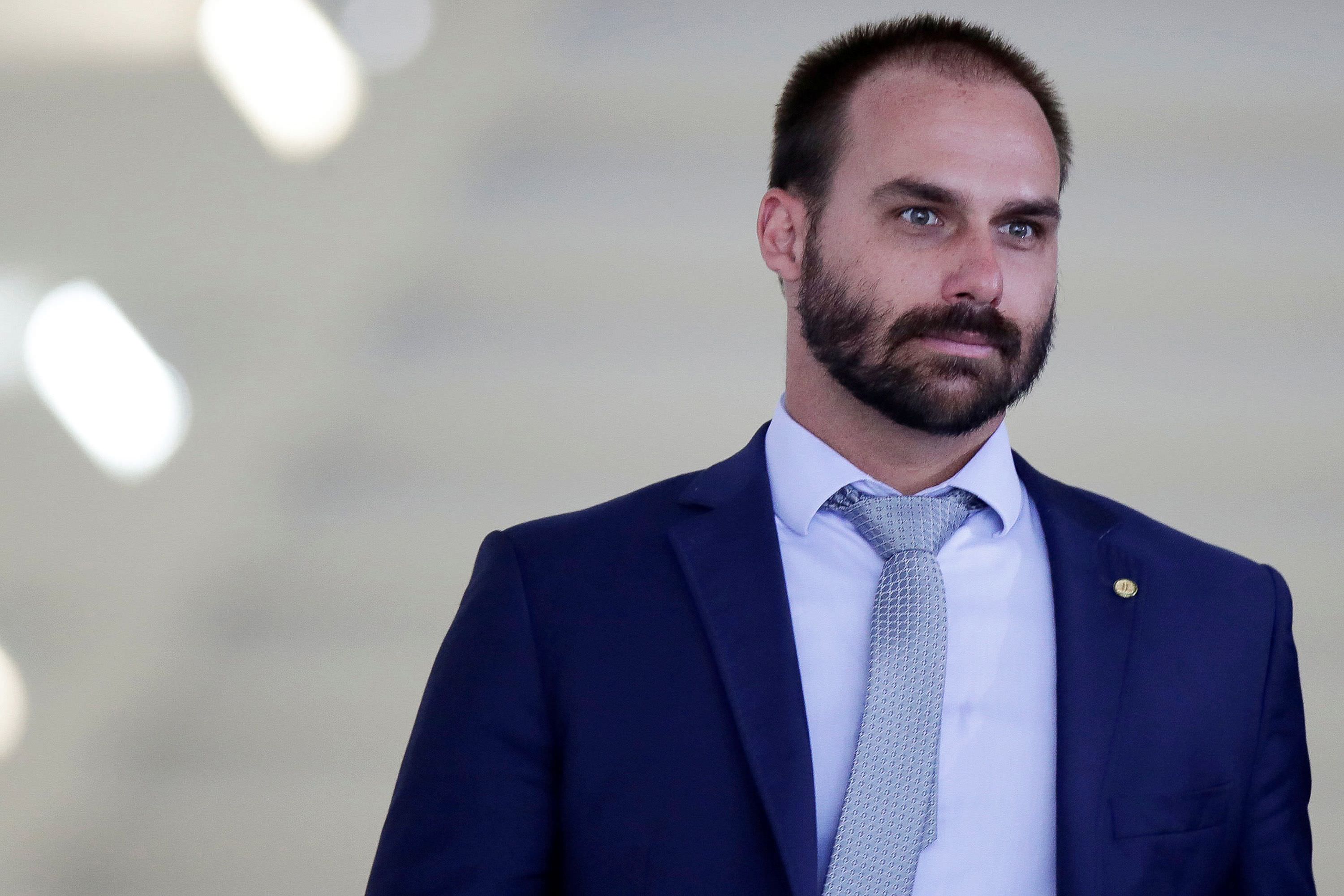 Eduardo Bolsonaro se desculpa por declaração sobre AI-5