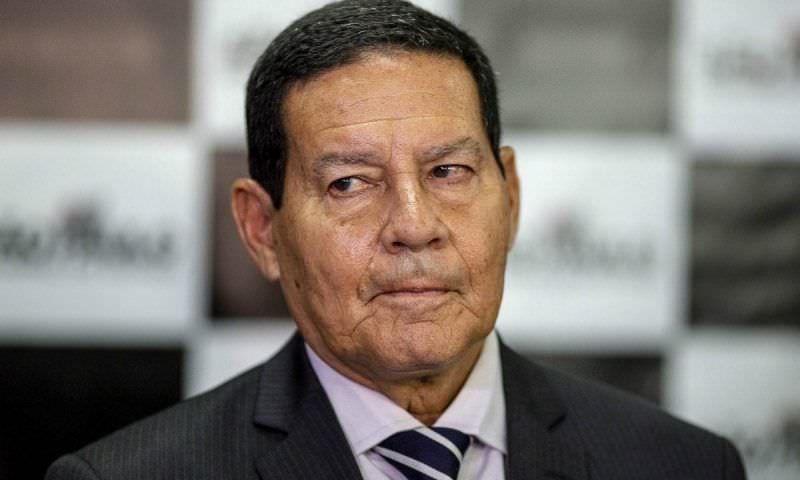 Mourão diz 'ter quase certeza' de que gente do governo conspira contra ele