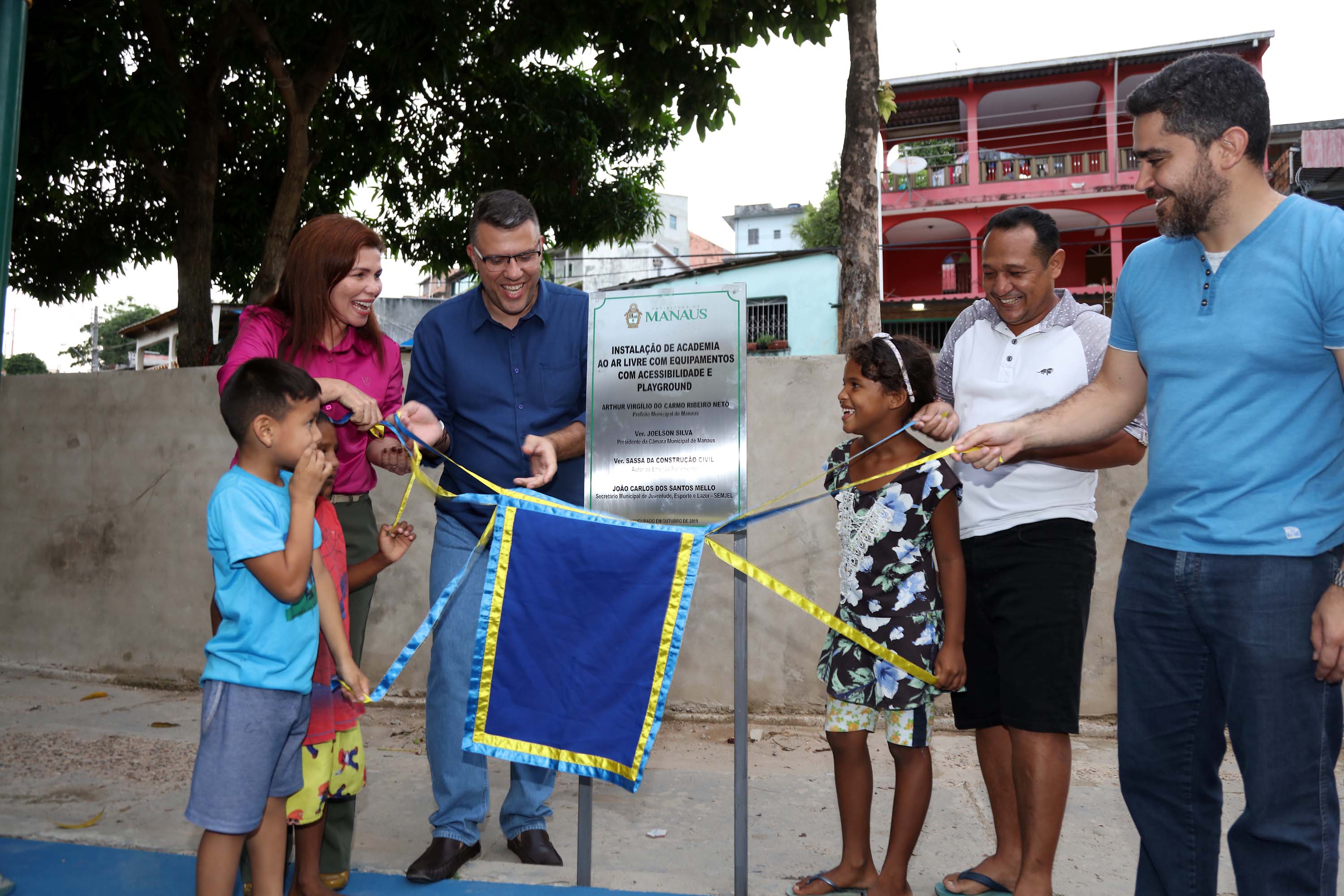 Academia ao ar livre é inaugurada na zona Leste de Manaus