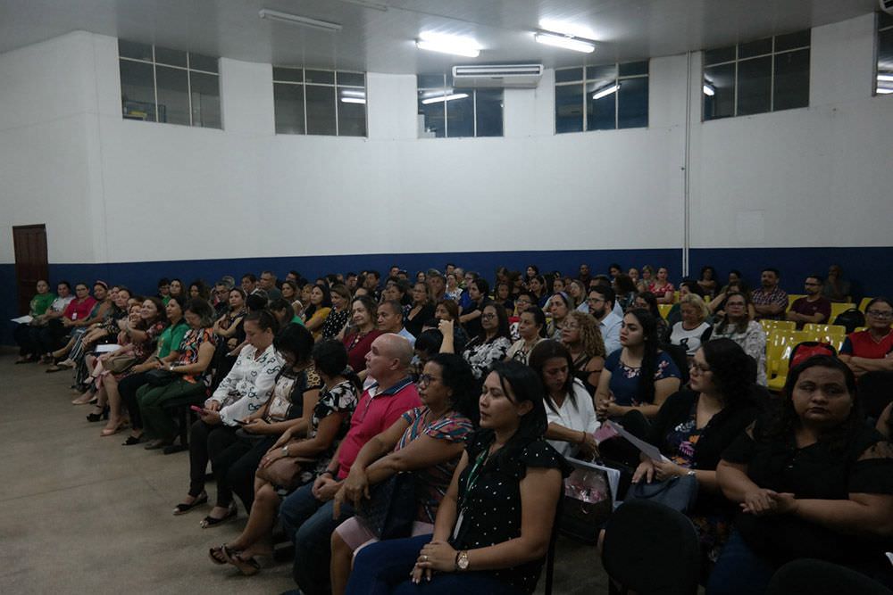 Prefeitura realiza evento ‘Vitrine Alfaletrando’ para alunos do EJA