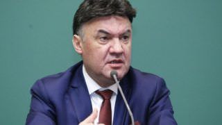 Após racismo e pressão política, presidente de federação búlgara renuncia