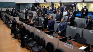 Aliados na Câmara ignoram oposição e pedem cautela no 'Caso Flávio'