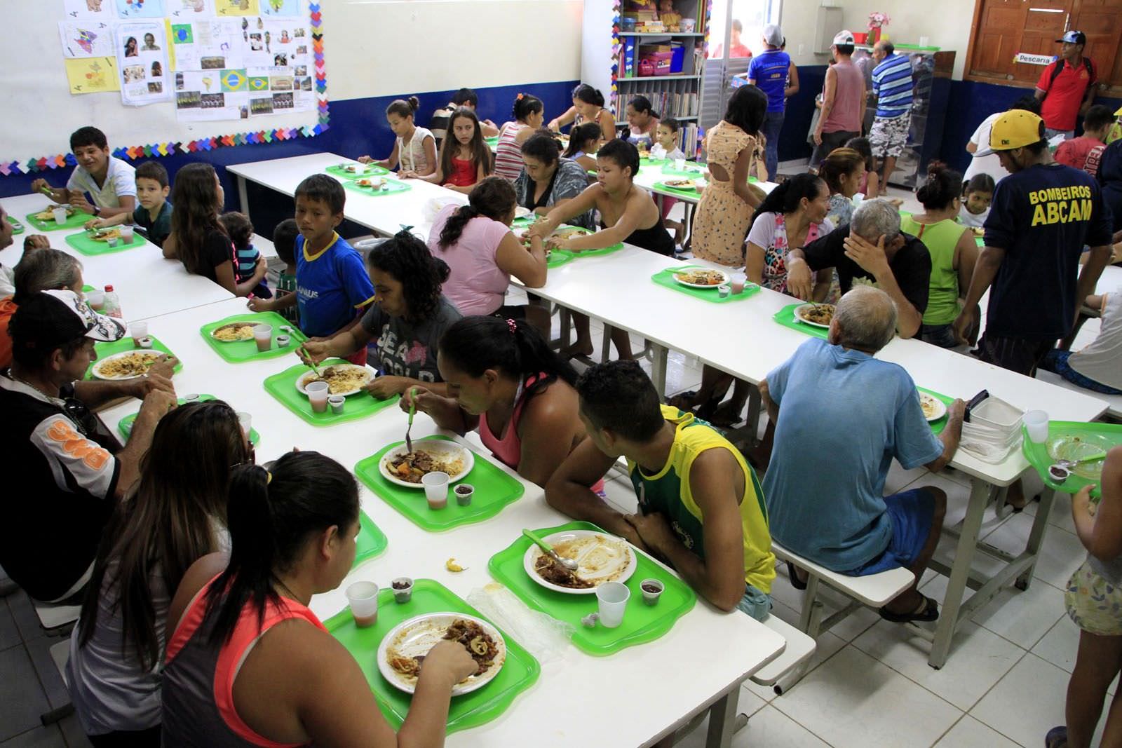 Prefeitura serve 2.200 refeições diárias para comunidades