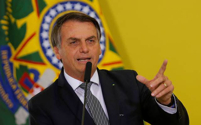 Bolsonaro assina MP que concede 13º do Bolsa Família
