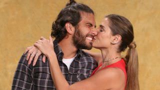 Deborah Secco comenta boatos sobre traição de marido, Hugo Moura