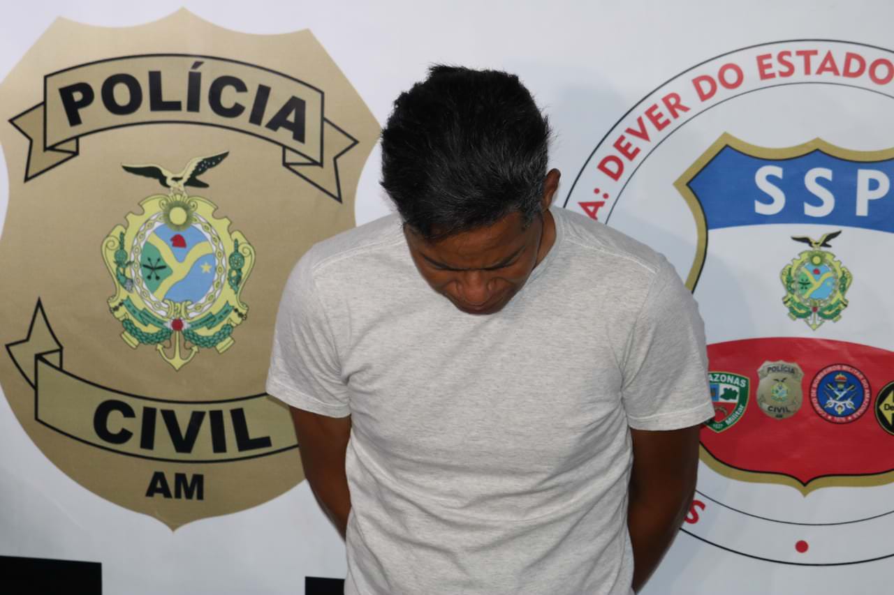 Acusado de abusar e dopar sobrinha chora durante apresentação