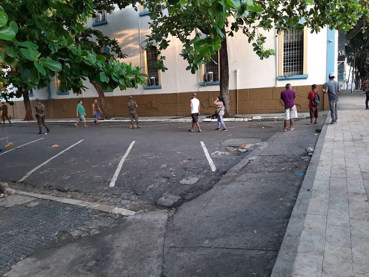 Militares encontram corpo de um homem no Centro da cidade