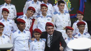 Estados aderem a projeto de escolas militares do governo Bolsonaro