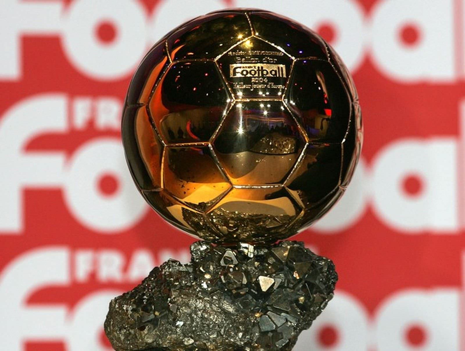 Alisson é eleito o melhor goleiro do mundo em prêmio da Bola de Ouro