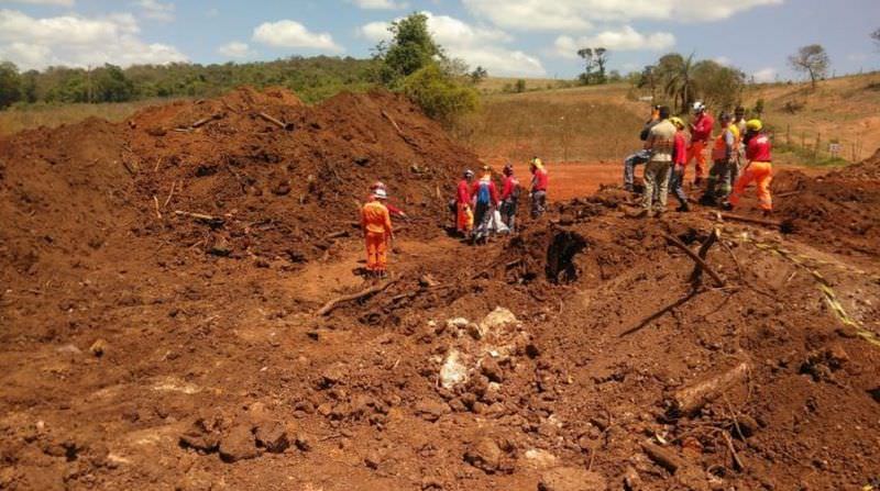 No 253º dia de buscas em Brumadinho, bombeiros localizam um corpo