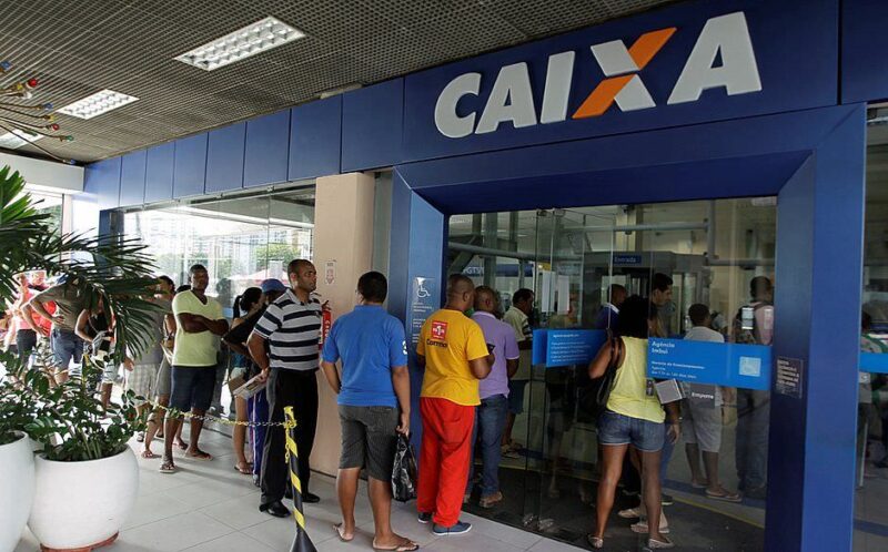 Começa o pagamento do auxílio emergencial de R$ 600 para informais