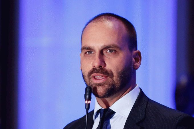 Eduardo Bolsonaro desliga 12 vice-líderes do PSL ligados a Bivar