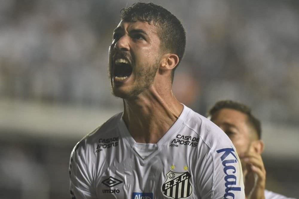 Palmeiras entra na briga para contratar Gustavo Henrique, do Santos