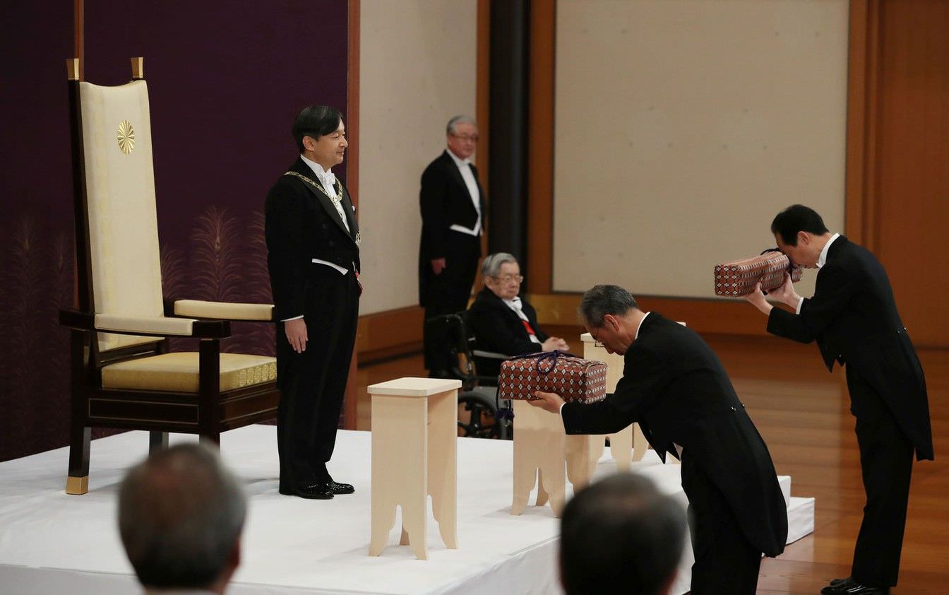 Novo imperador assume Japão com grandes desafios