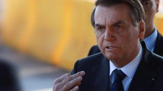 Bolsonaro comenta sobre desonestidade em áudio de conversa vazada